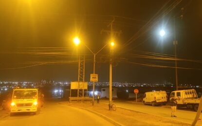 Vecinos felices por el mejoramiento del alumbrado público de avenida El Boro y calle Jericó
